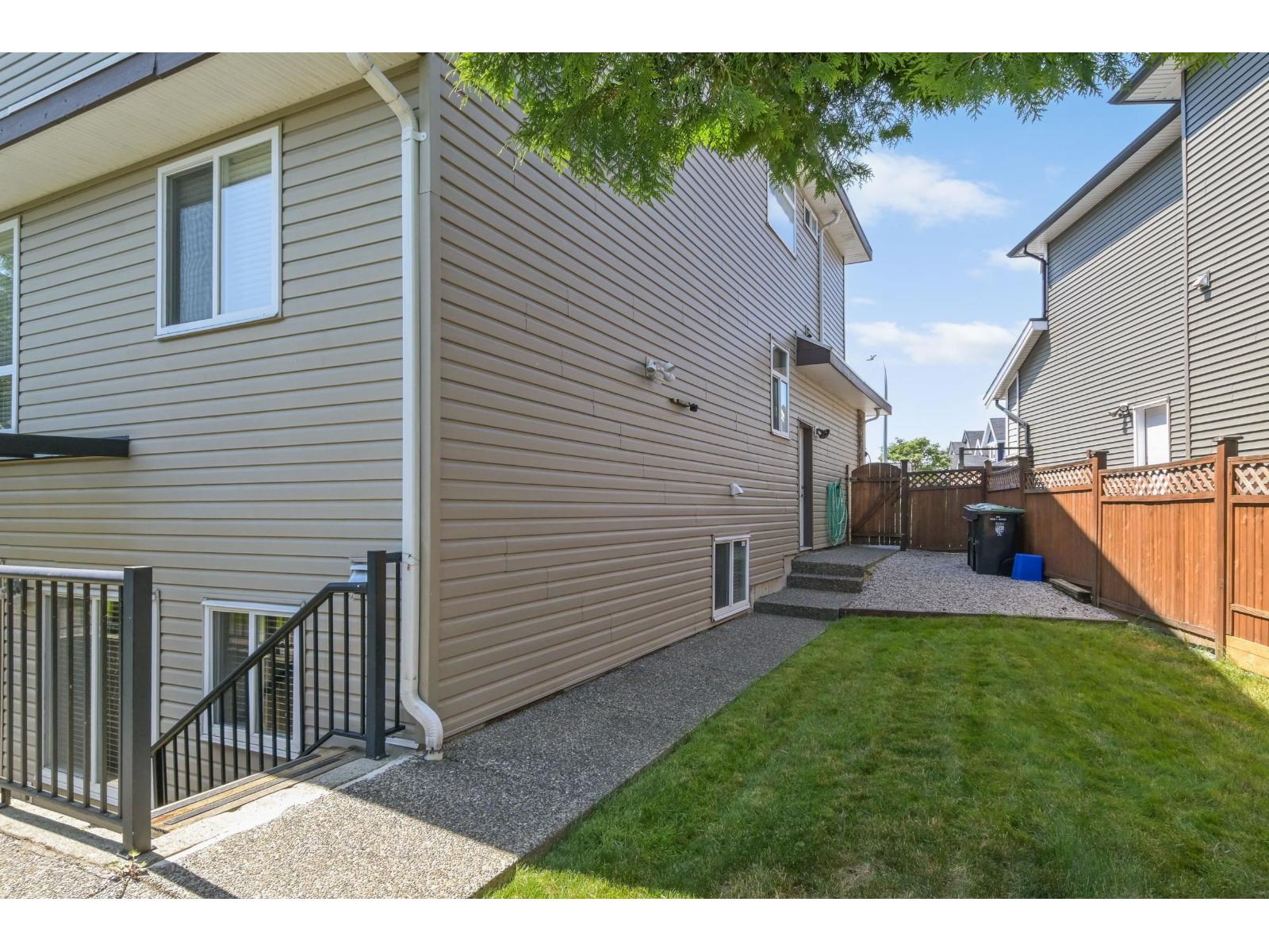 19698 71b Avenue Property Photo 37