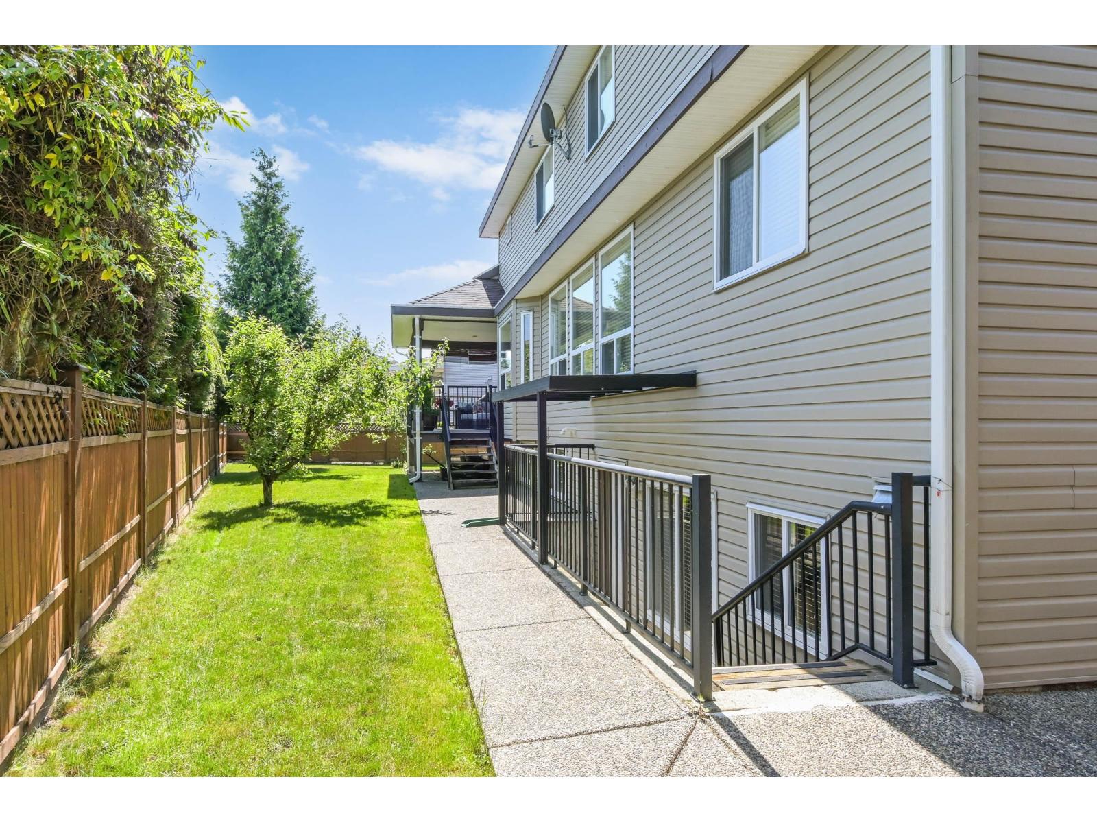 19698 71b Avenue Property Photo 38