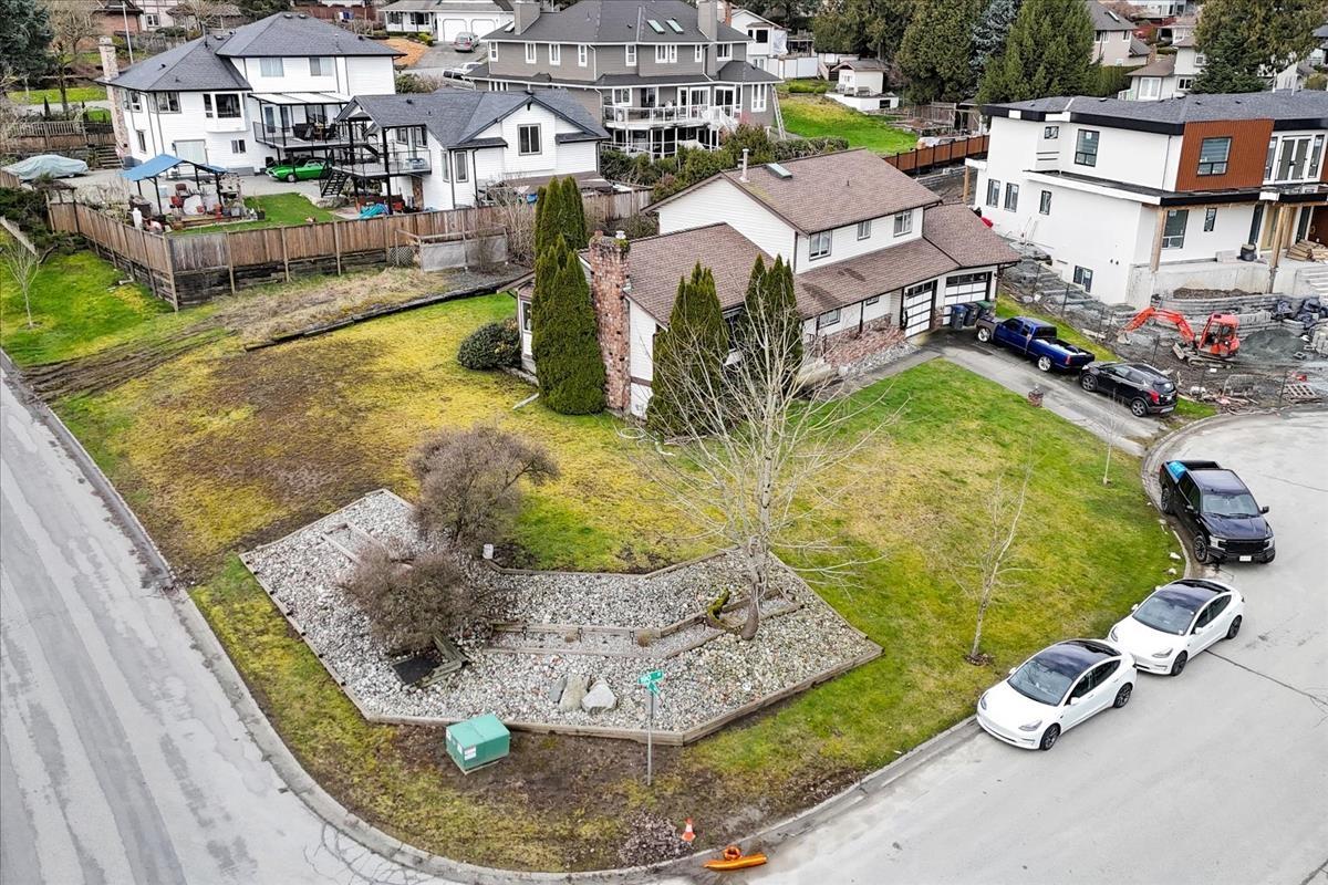 5737 190 Street Property Photo 7