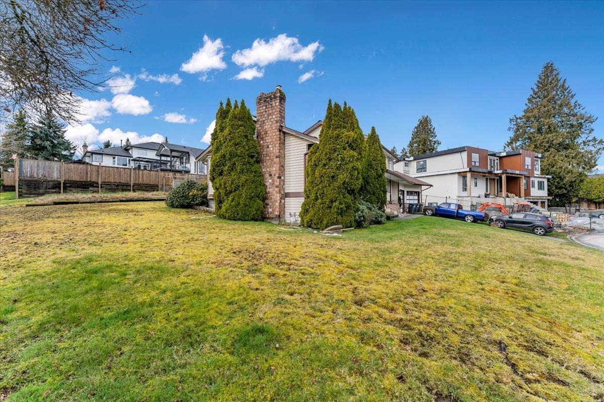 5737 190 Street Property Photo 15
