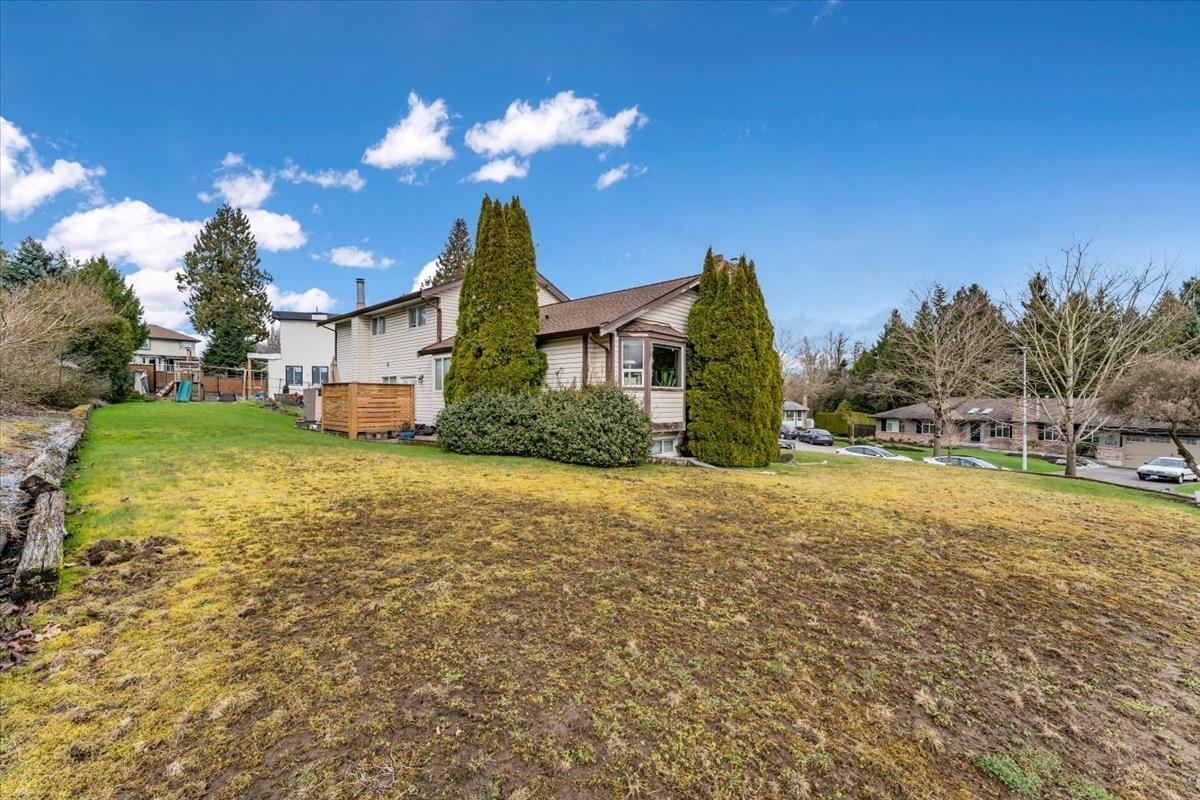 5737 190 Street Property Photo 16