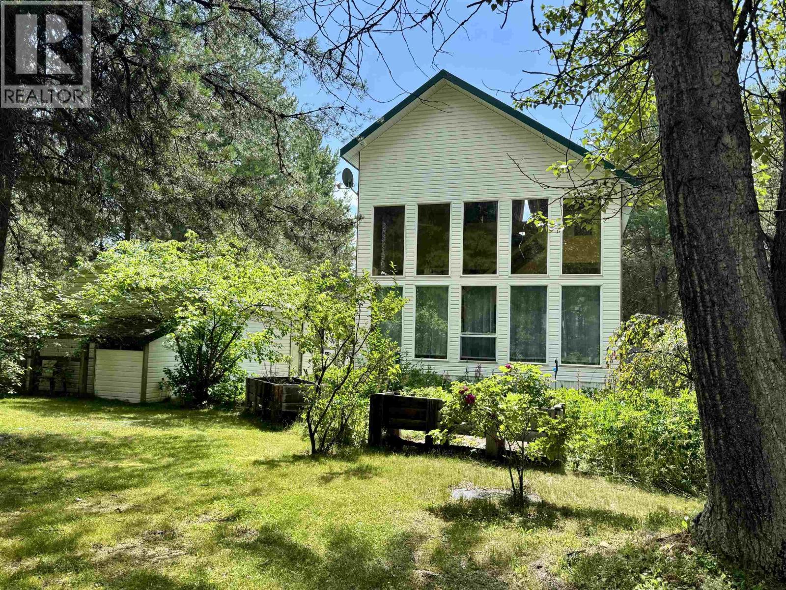 830 Beaven Crescent Property Photo 5