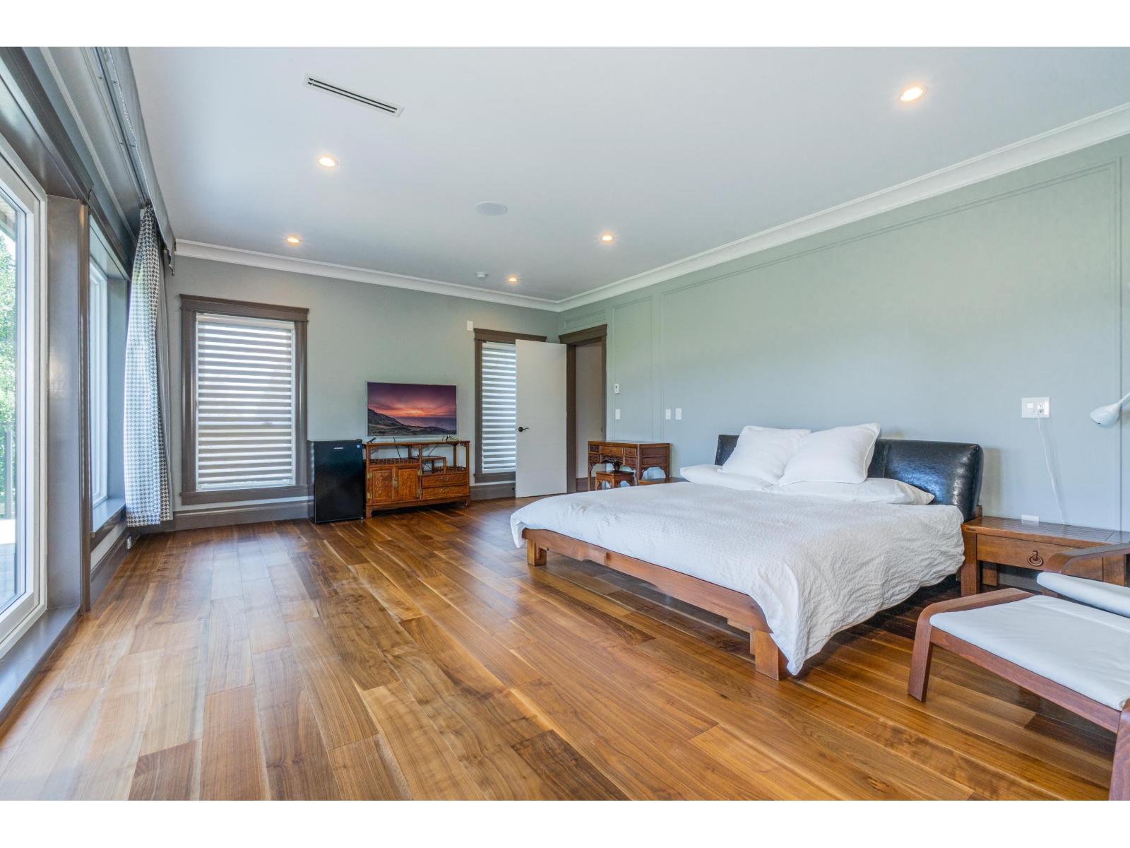 1888 180 Street Property Photo 25