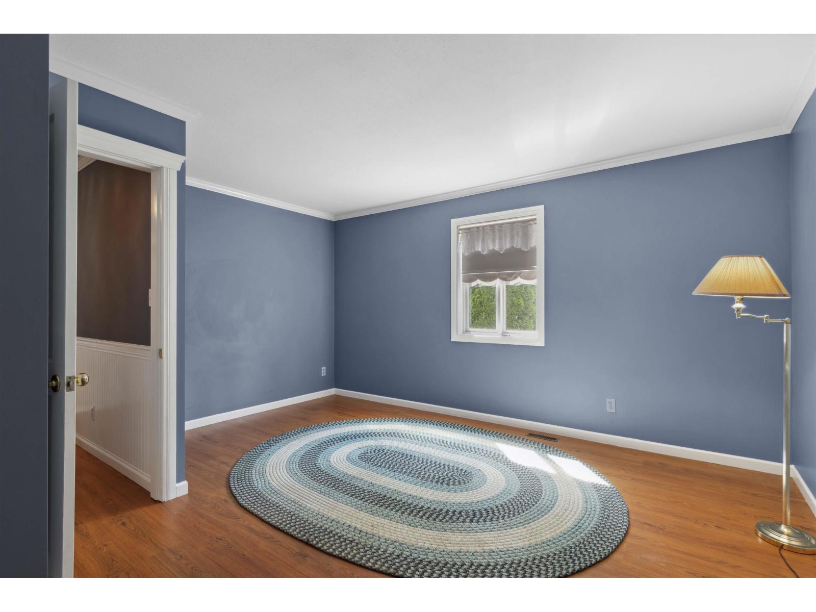 9526 Slater Street Property Photo 17