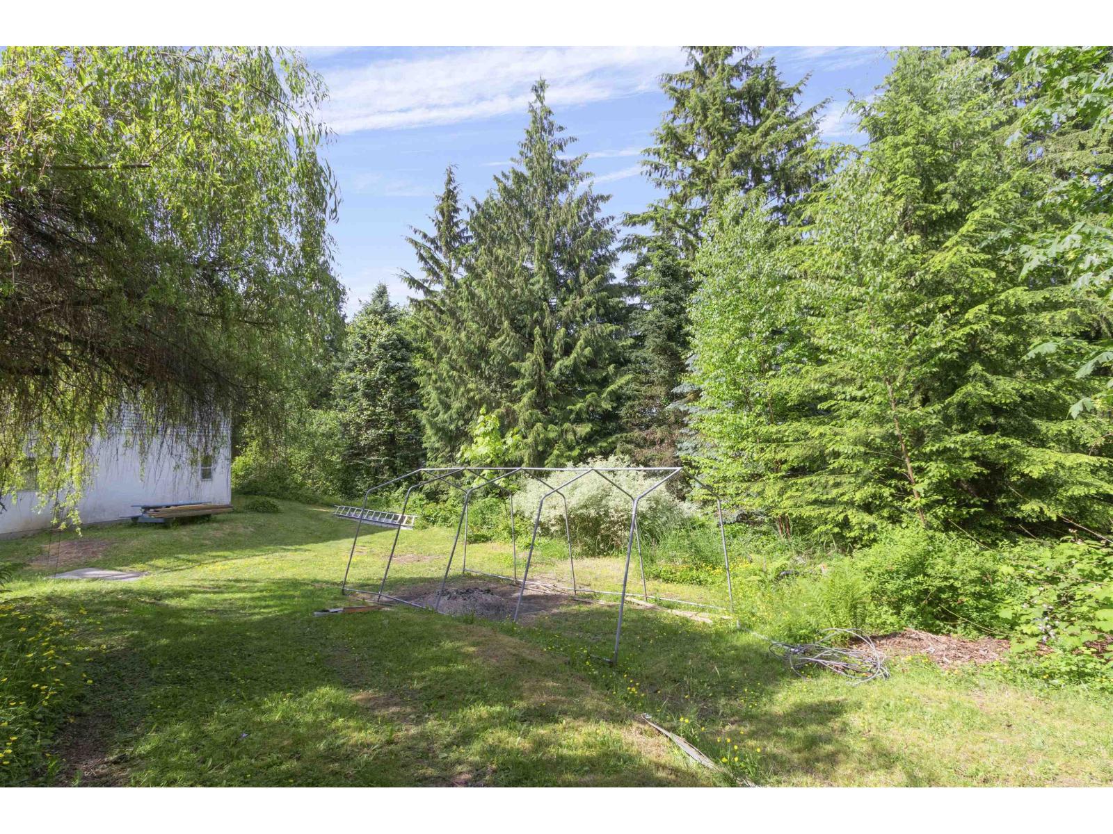 9526 Slater Street Property Photo 34