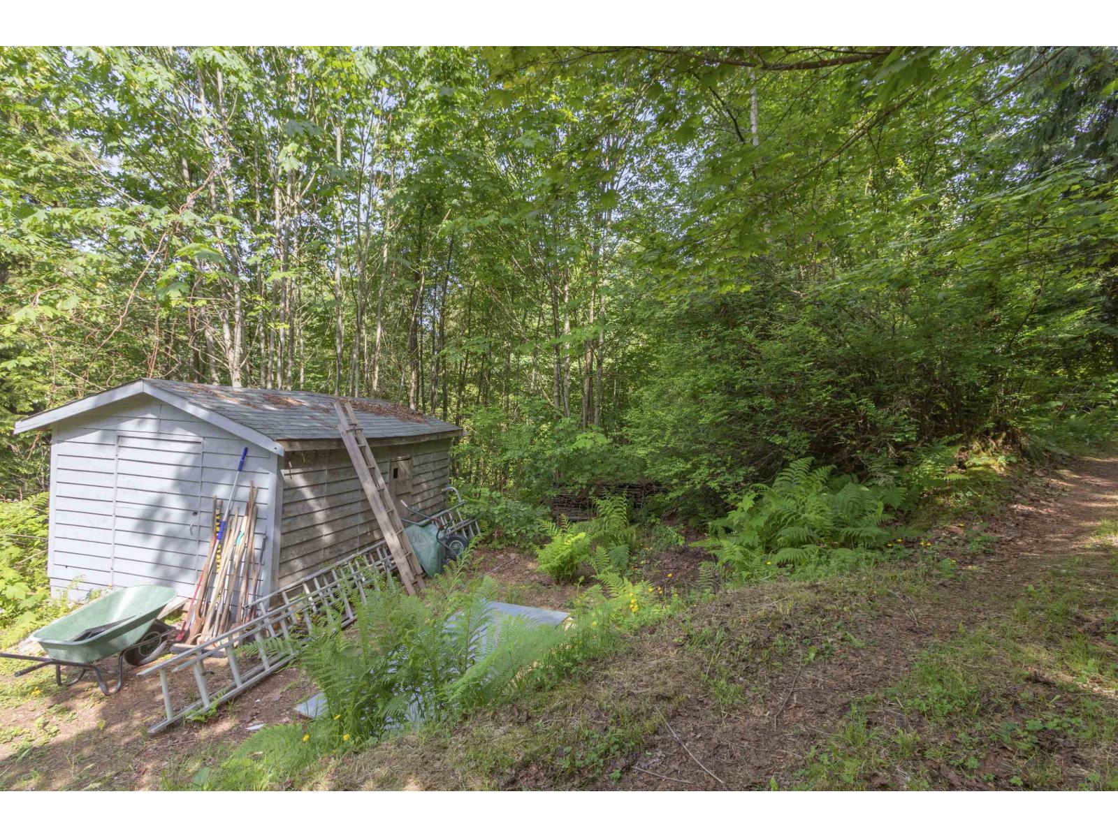 9526 Slater Street Property Photo 36