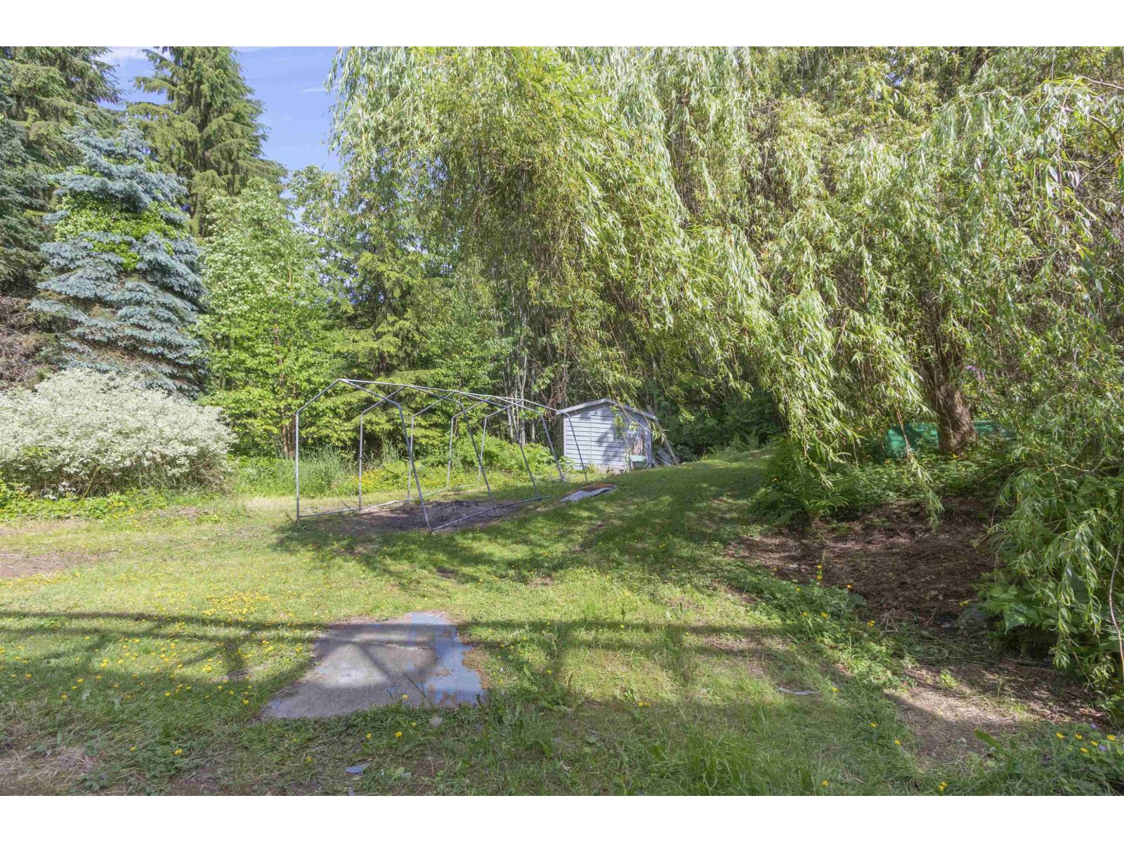 9526 Slater Street Property Photo 37