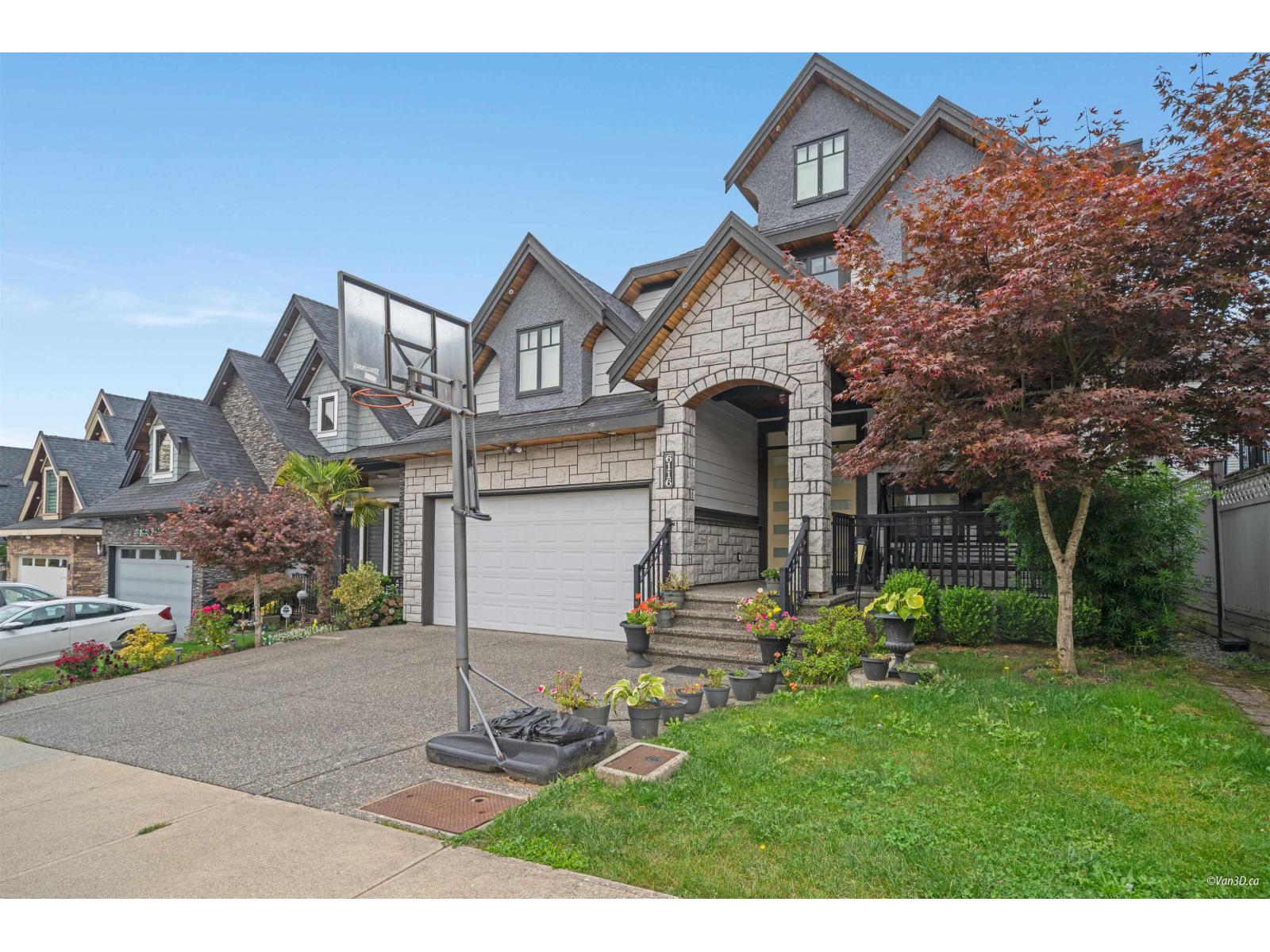 6116 140 Street Property Photo 3