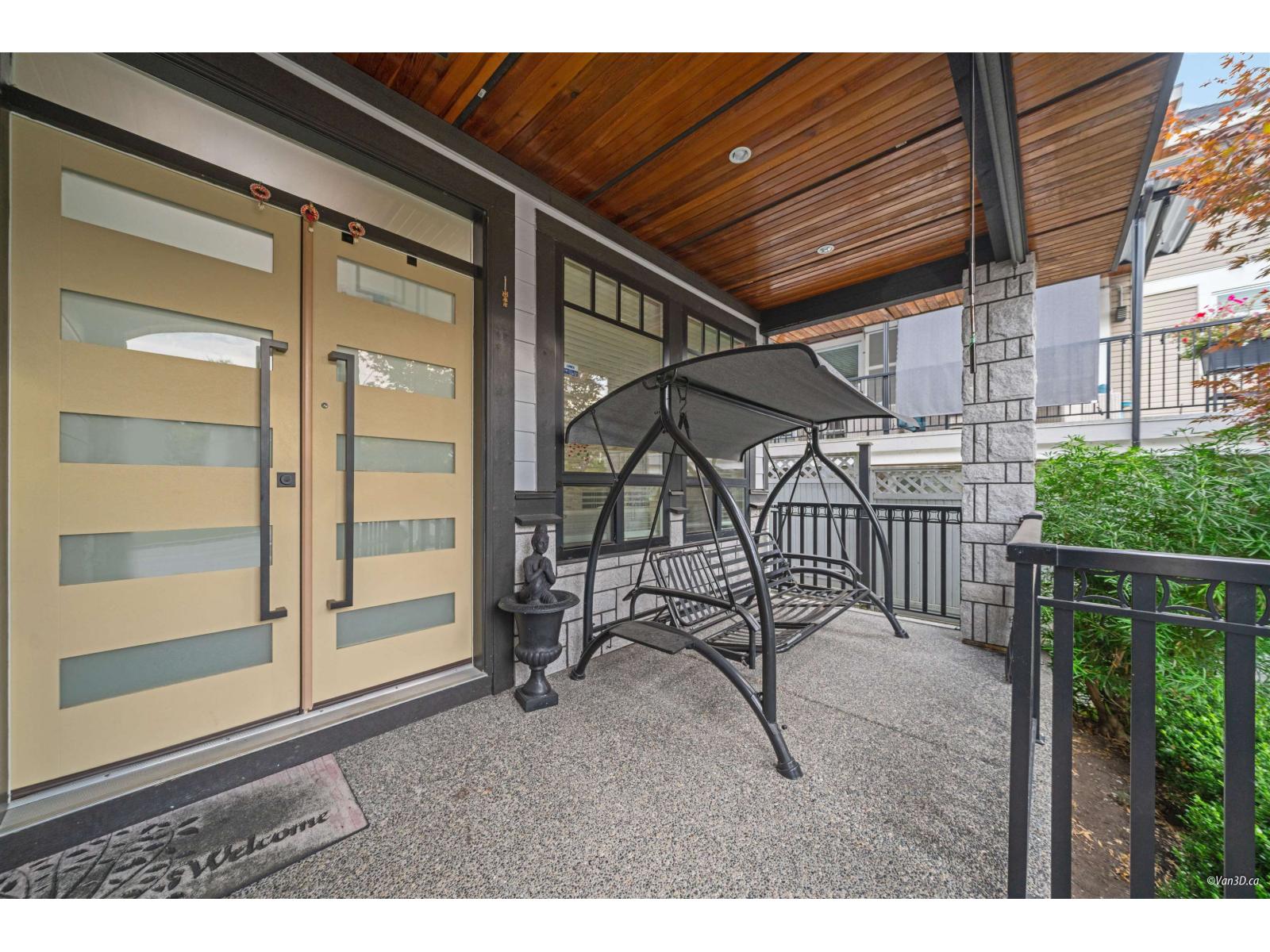 6116 140 Street Property Photo 4