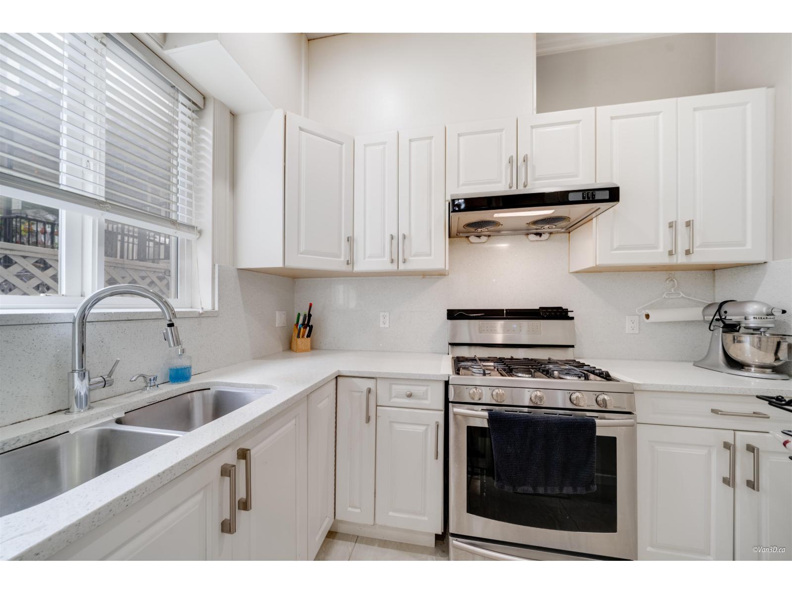 6116 140 Street Property Photo 18