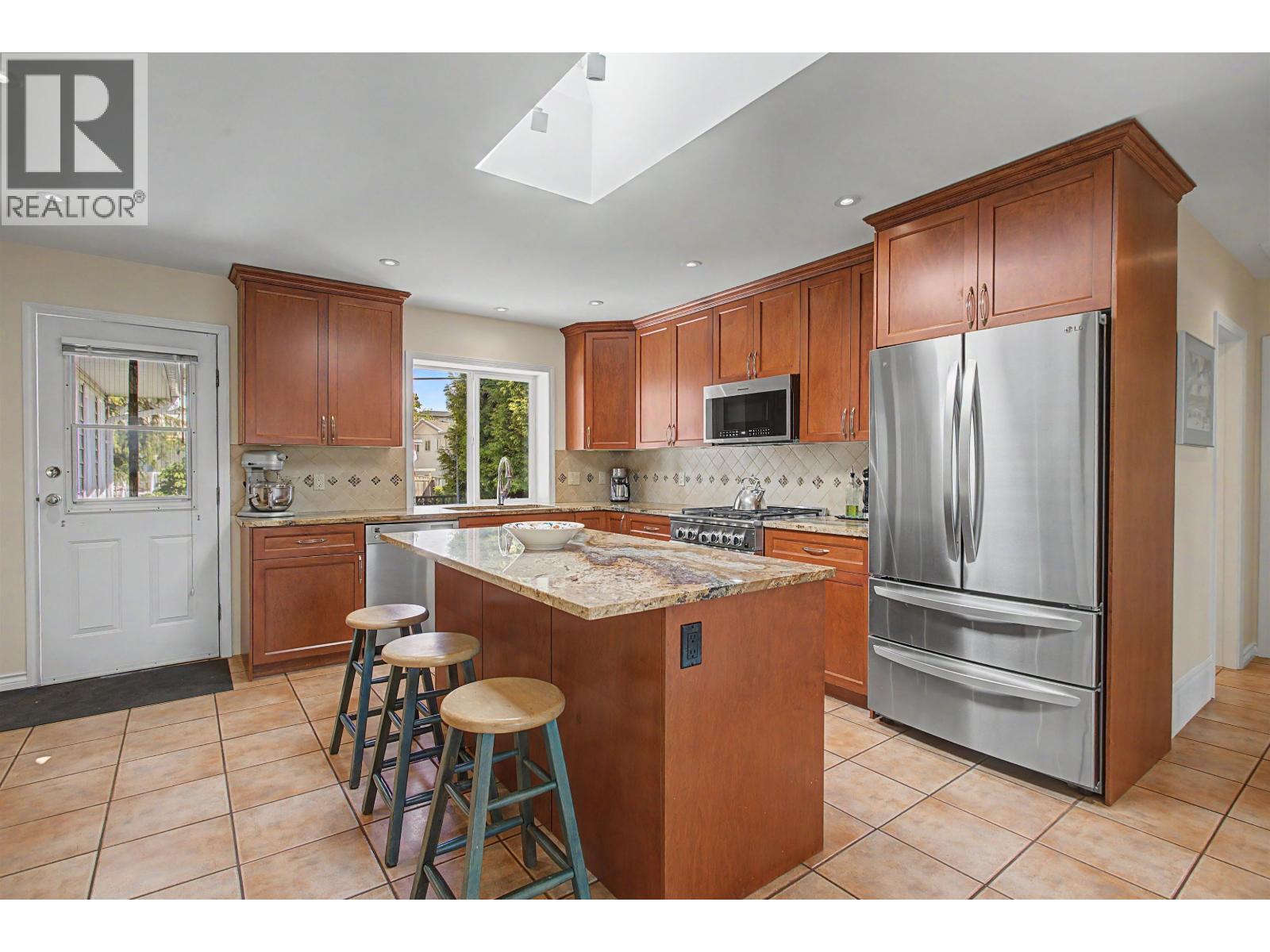 6541 Grant Street Property Photo 6