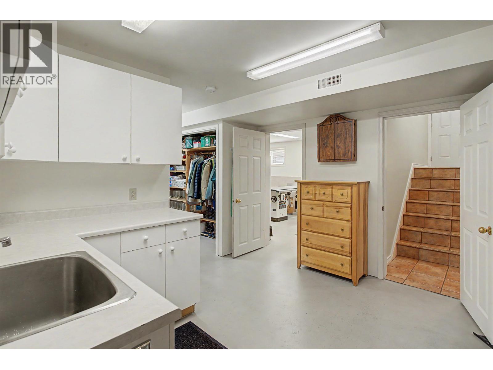 6541 Grant Street Property Photo 20
