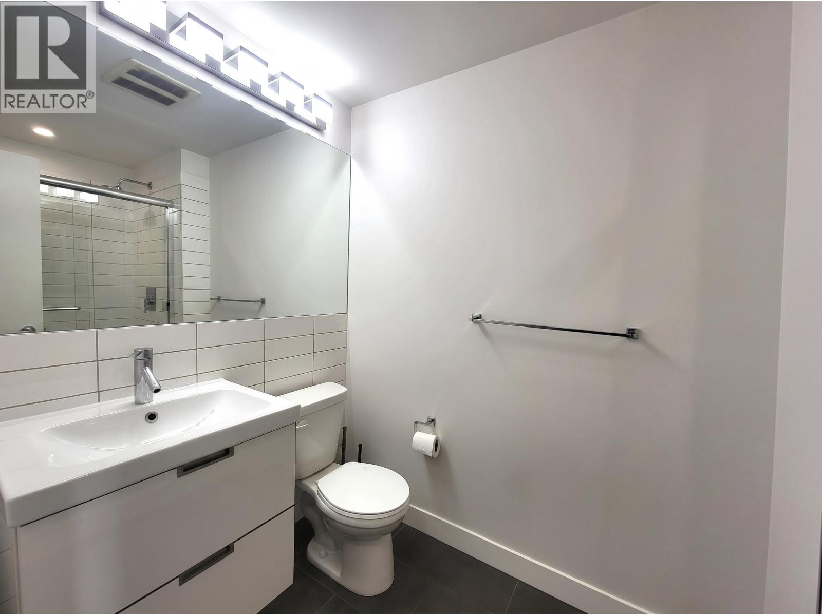 503 138 E Hastings Street Property Photo 4