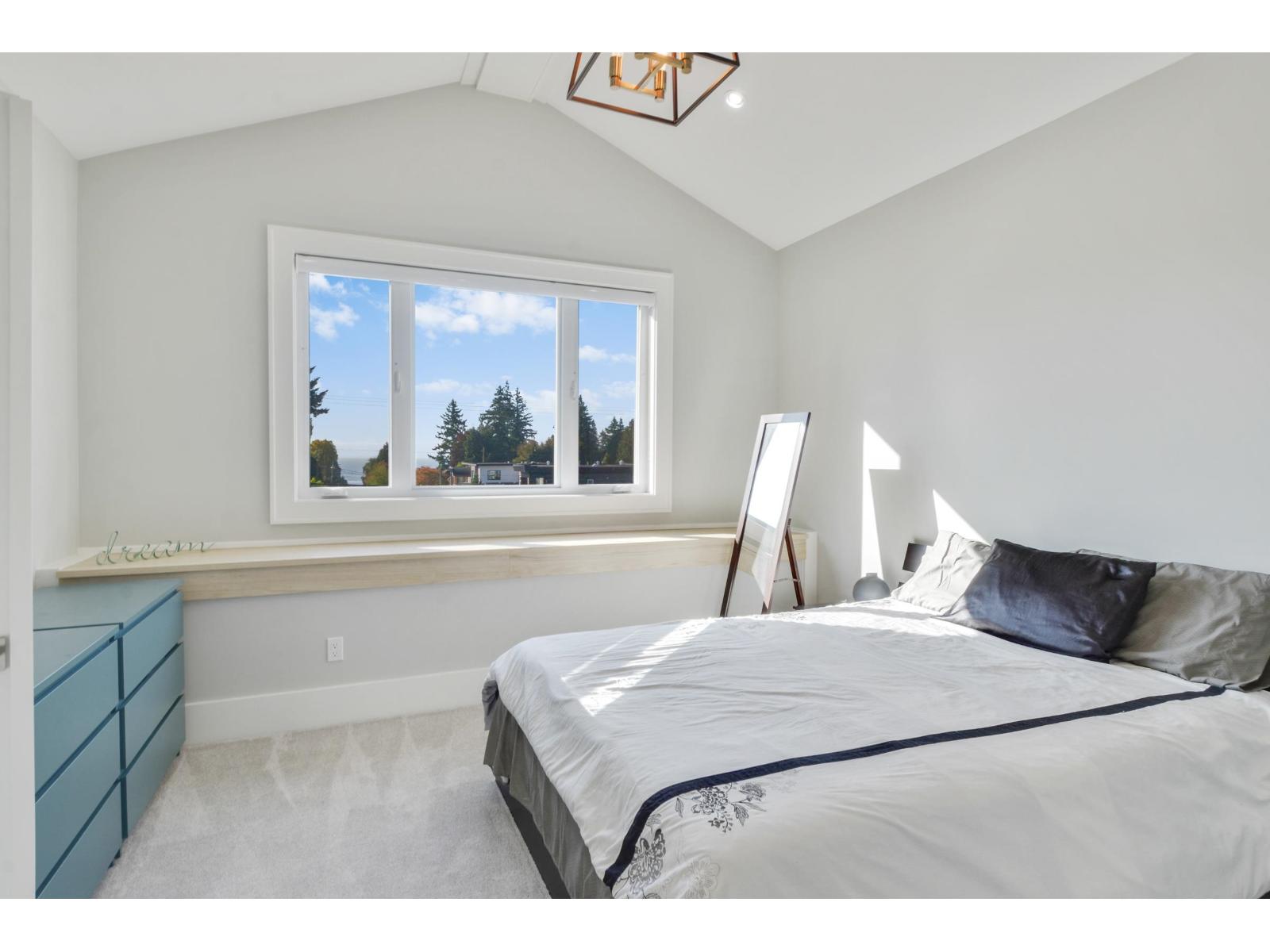 14149 16 Avenue Property Photo 22