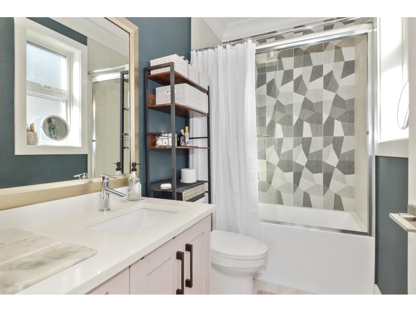 14149 16 Avenue Property Photo 25