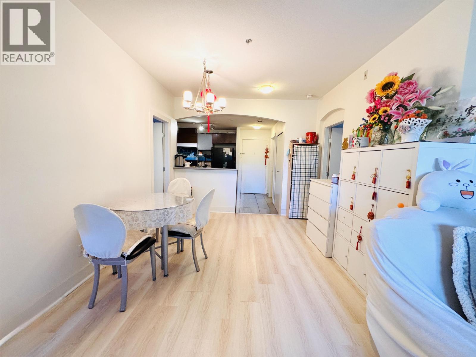 116 6033 Katsura Street Property Photo 3