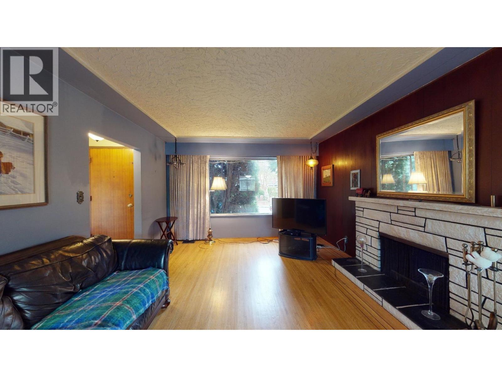 4863 Rupert Street Property Photo 3