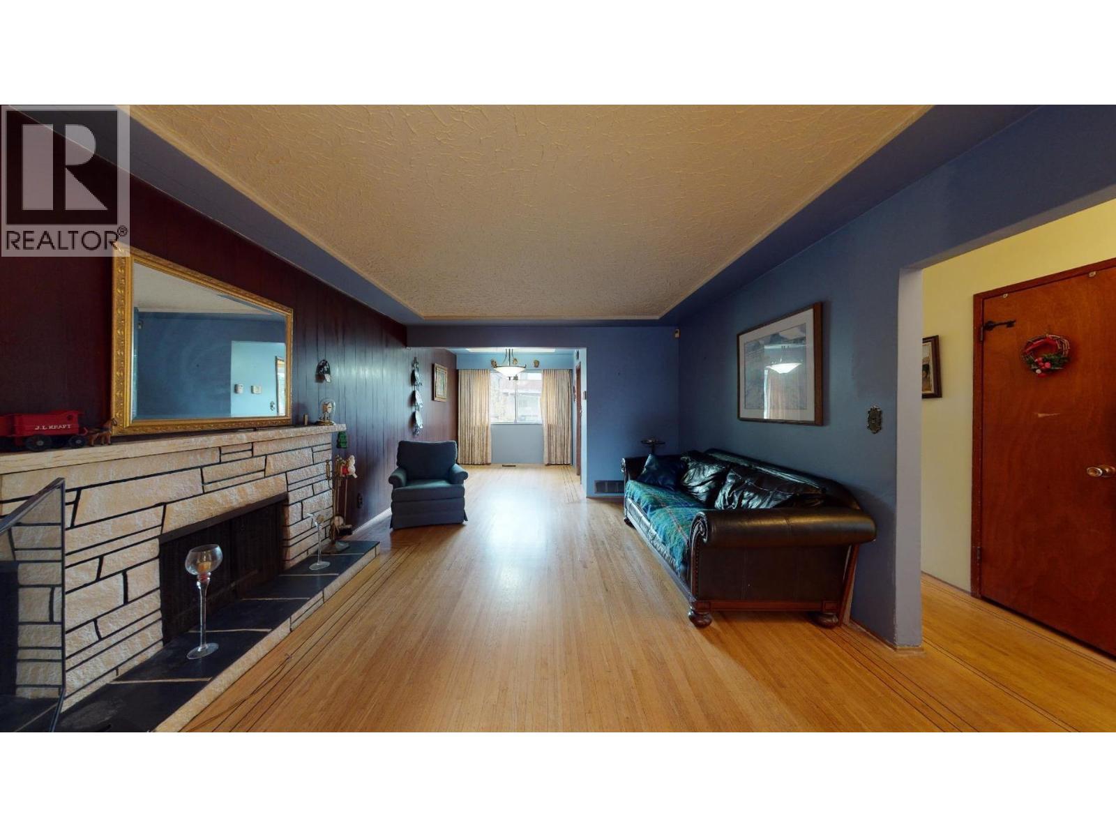 4863 Rupert Street Property Photo 4