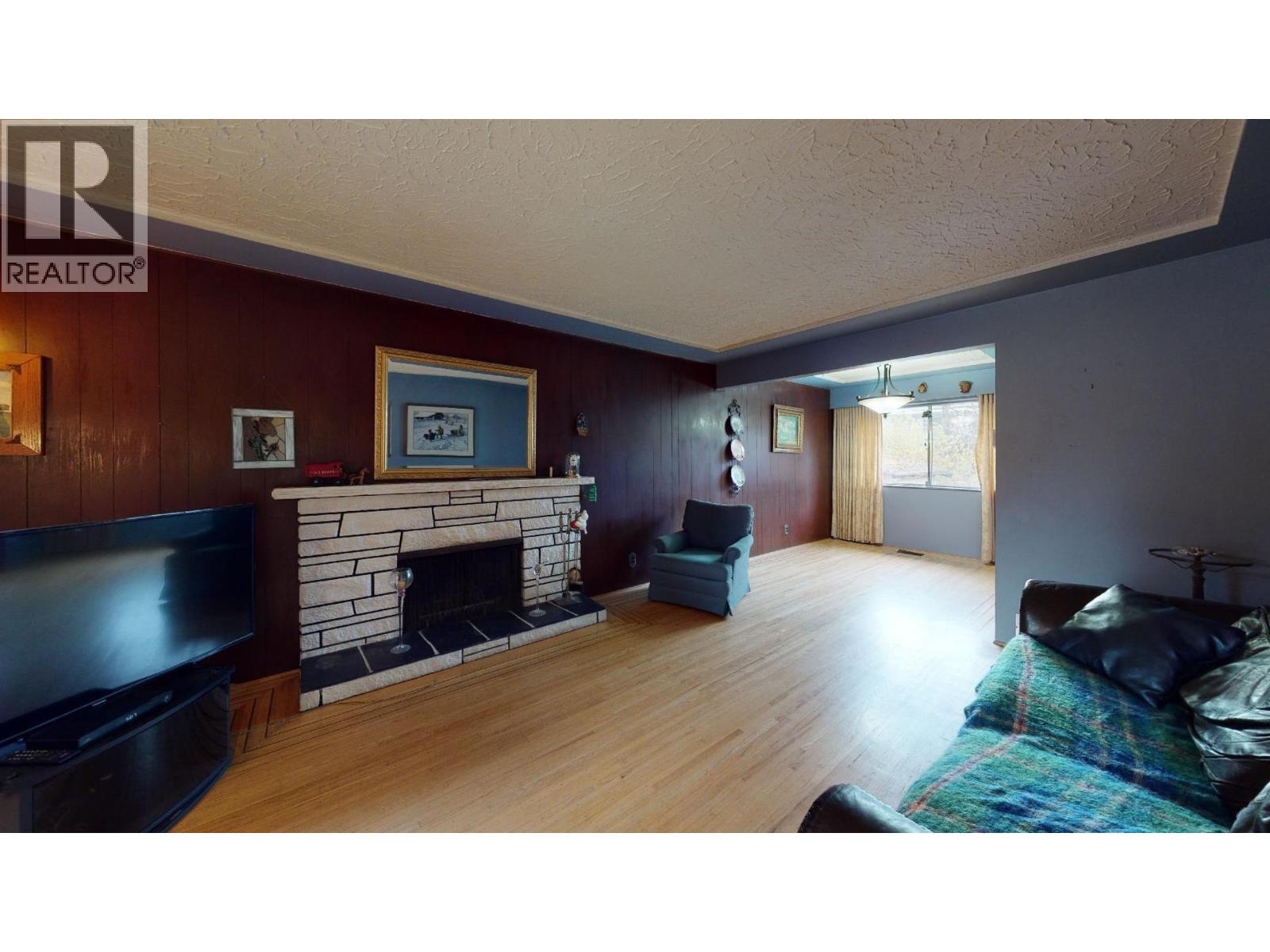 4863 Rupert Street Property Photo 5