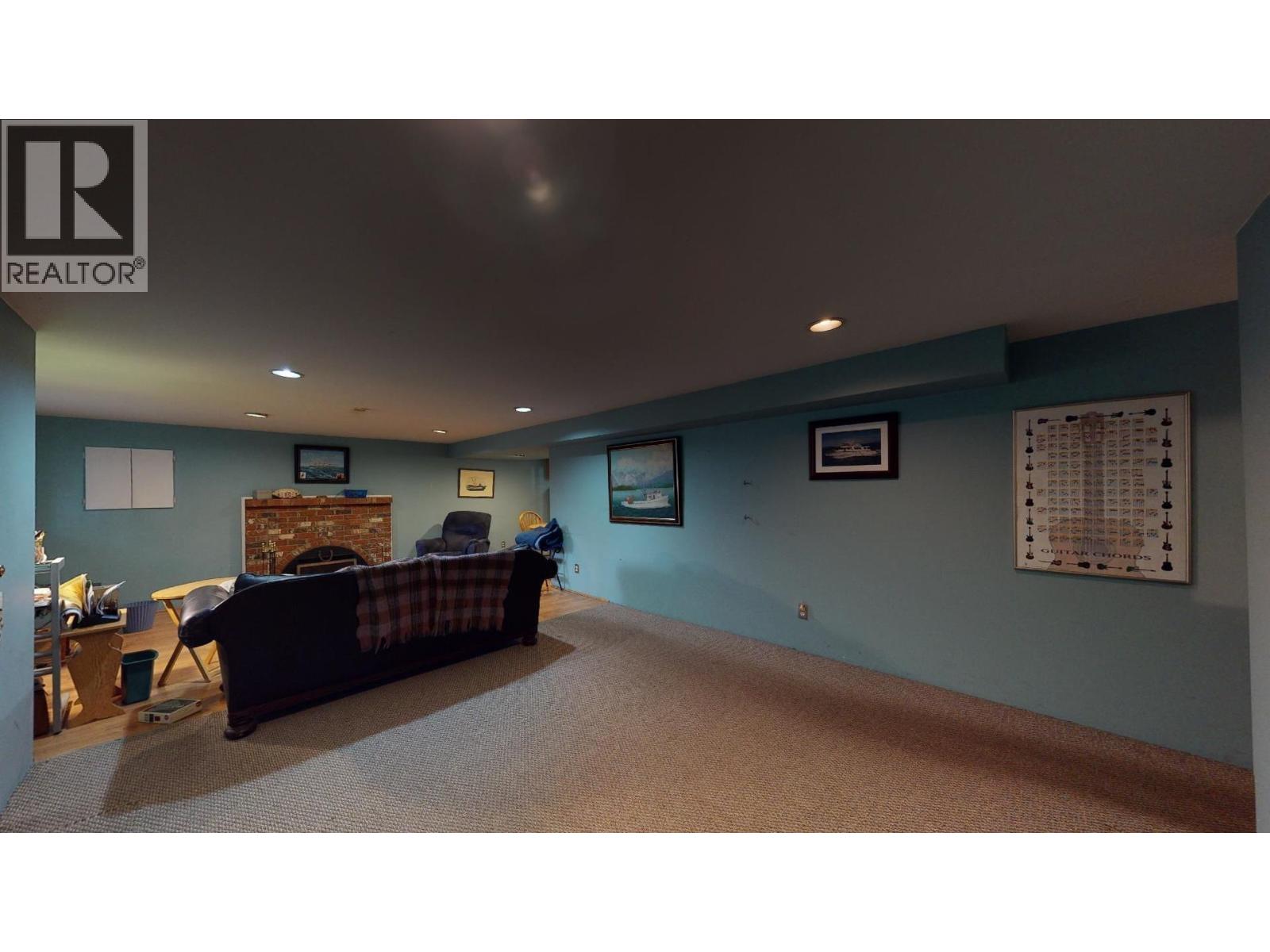 4863 Rupert Street Property Photo 10
