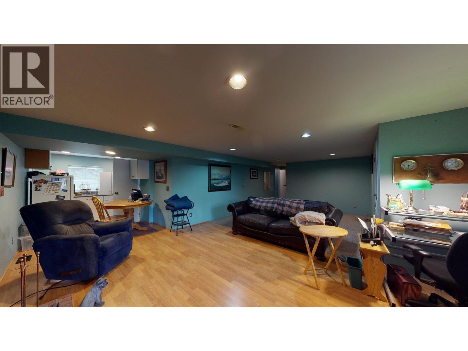 4863 Rupert Street Property Photo 11