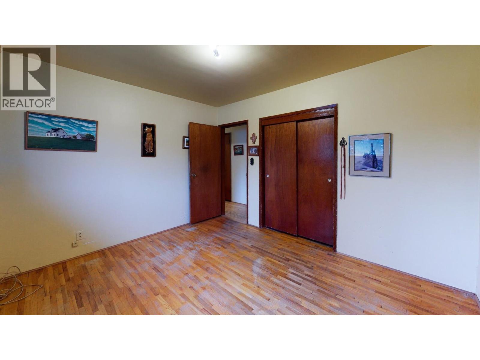 4863 Rupert Street Property Photo 13