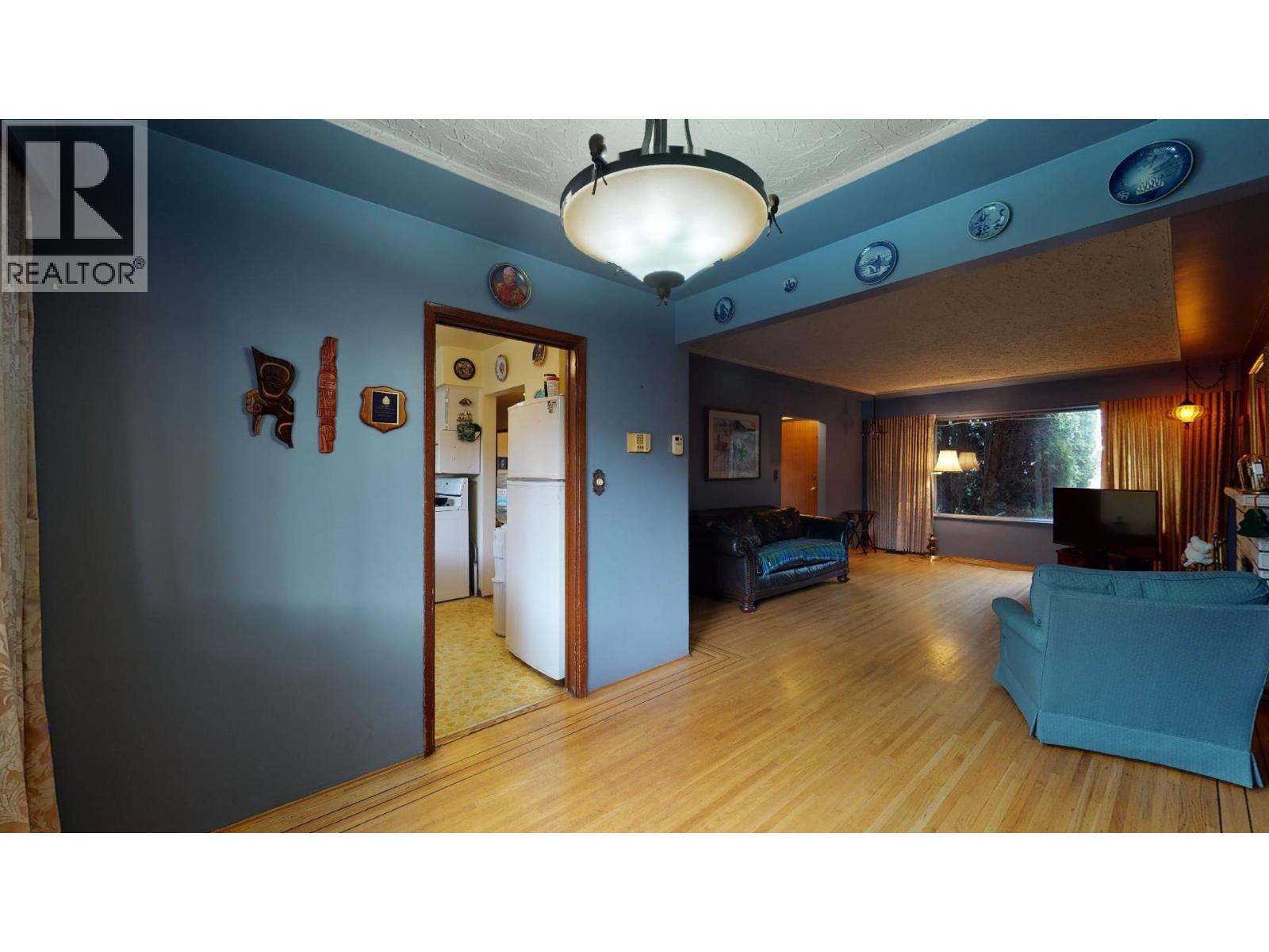 4863 Rupert Street Property Photo 16