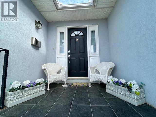5515 W 57 Avenue Property Photo 2