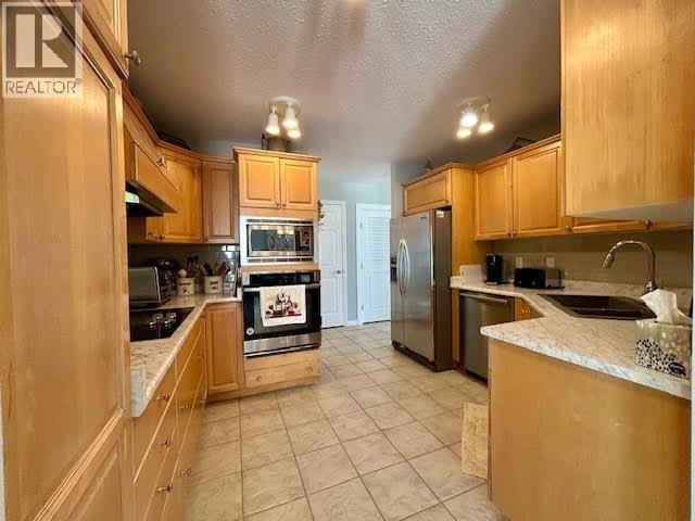 5515 W 57 Avenue Property Photo 3