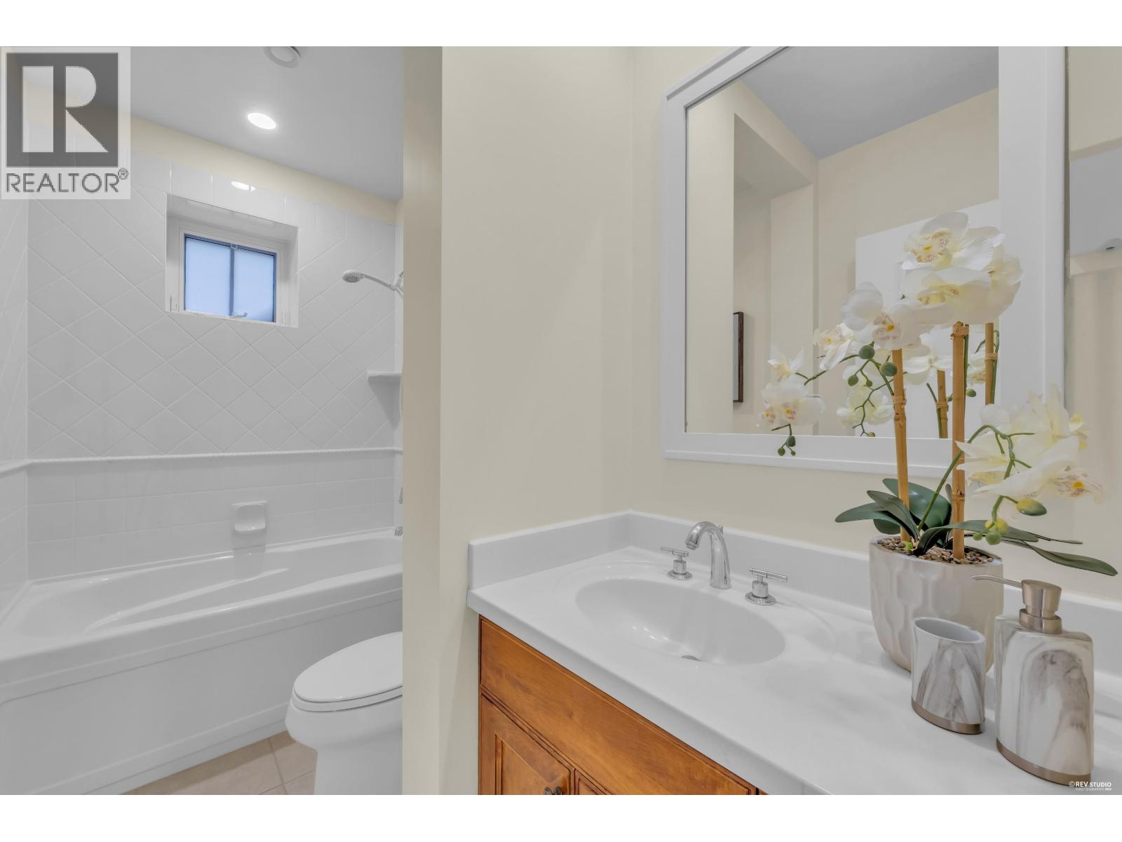 2673 Folkestone Way Property Photo 34