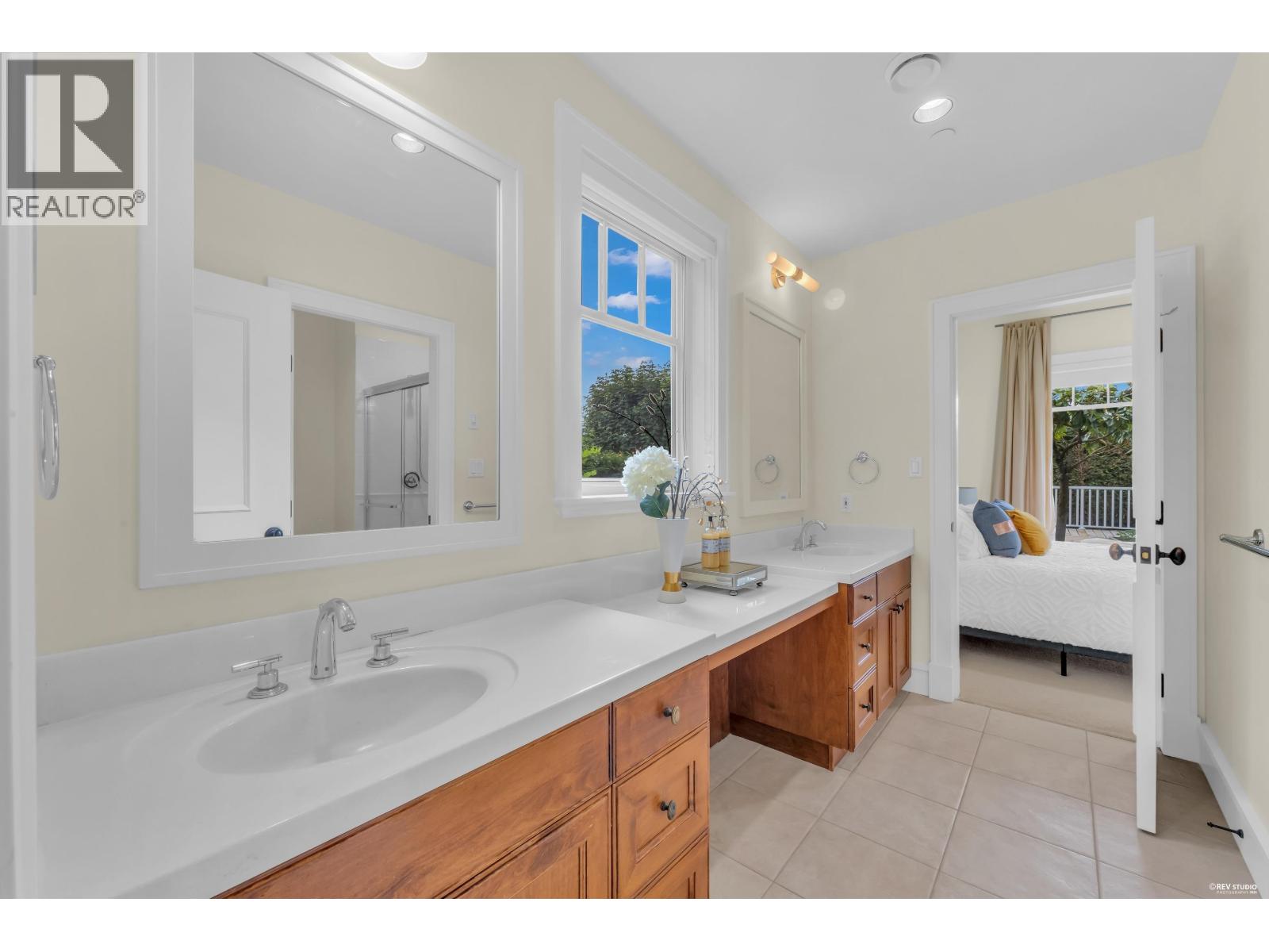2673 Folkestone Way Property Photo 37