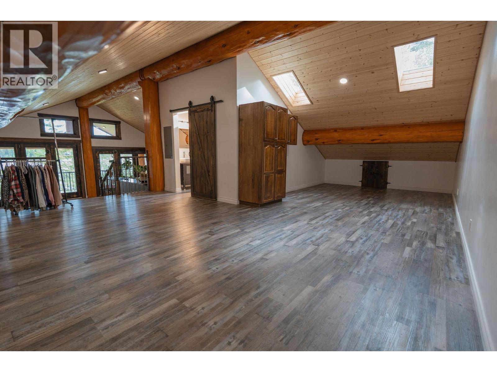 3754 Horsefly Road Property Photo 35