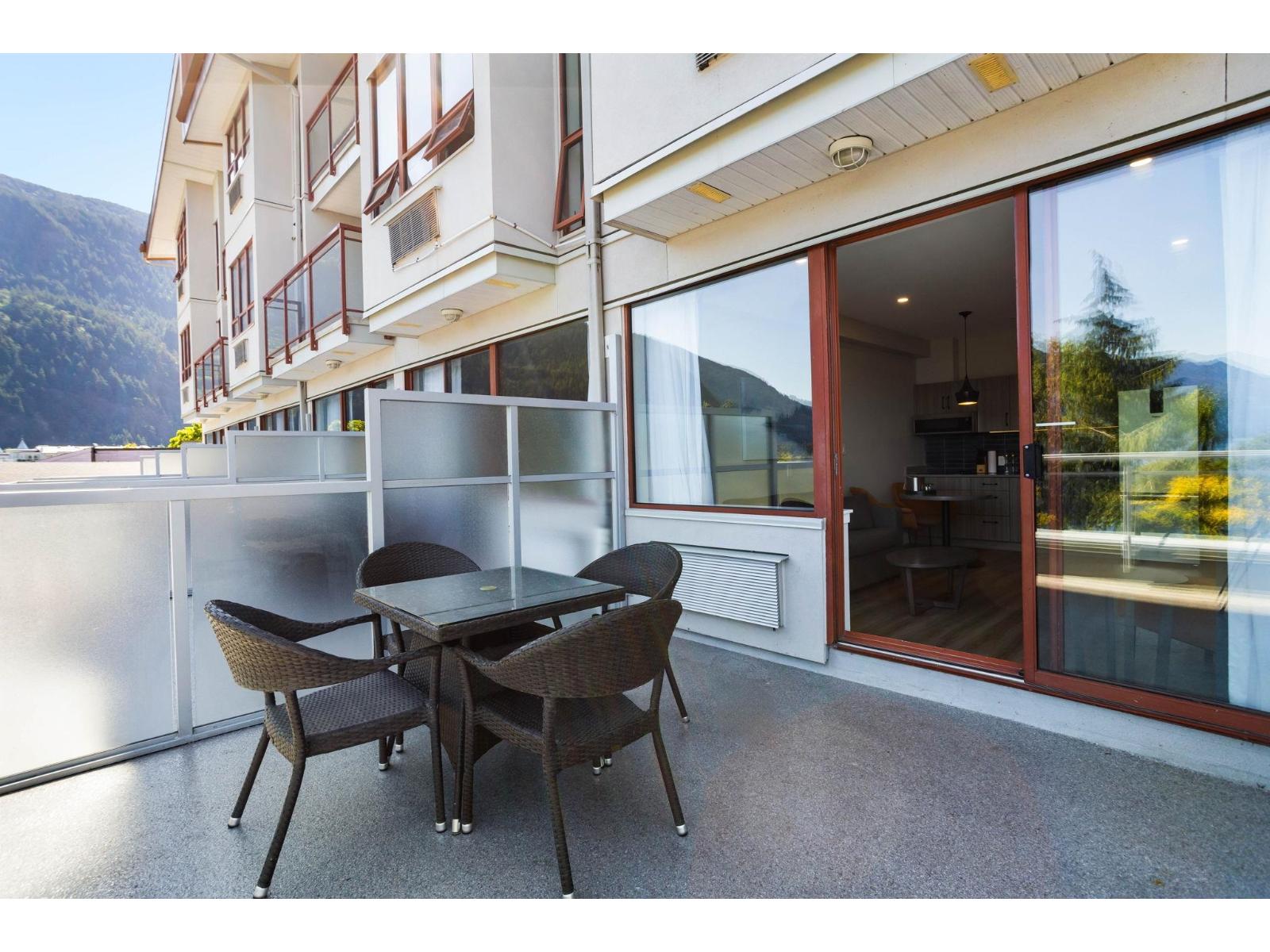 160 Esplanade Avenue #212c Property Photo 8