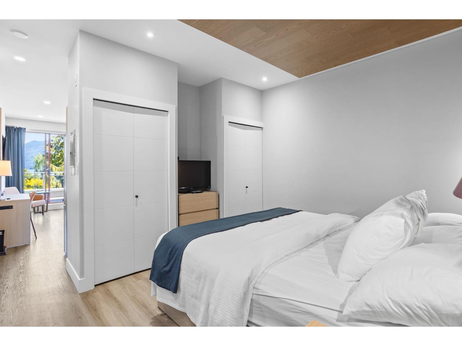 160 Esplanade Avenue #212c Property Photo 16