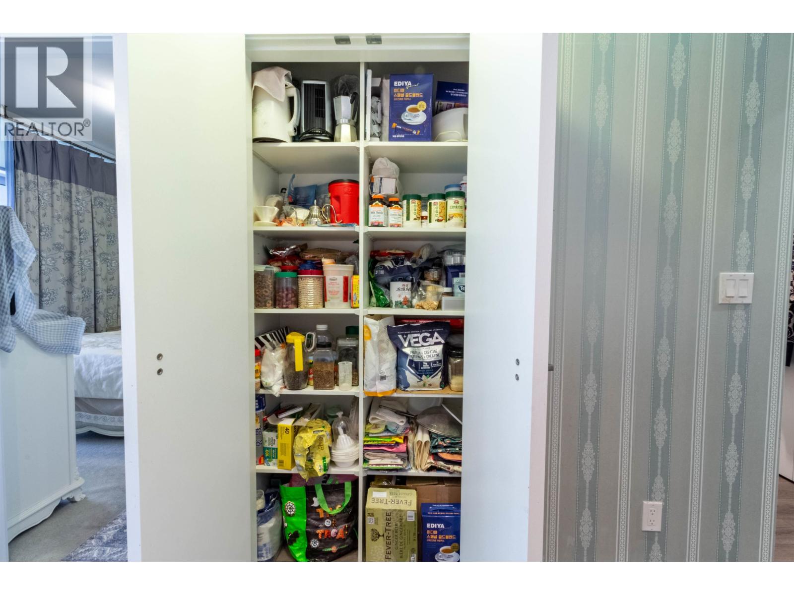 602 4688 Kingsway Property Photo 14