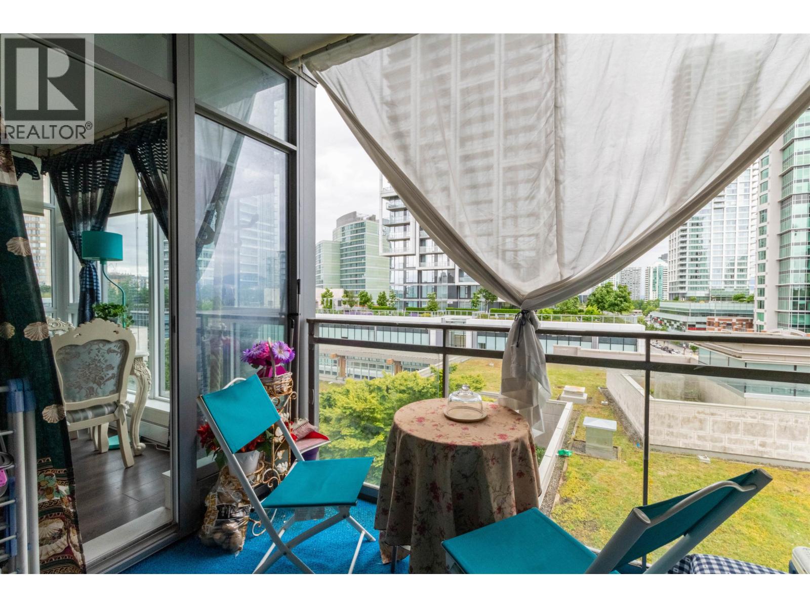 602 4688 Kingsway Property Photo 18