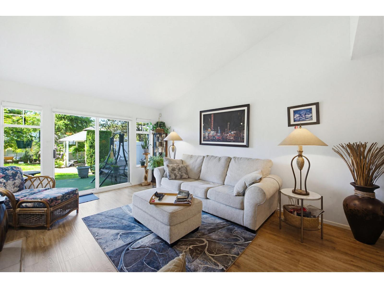 57 8737 212 Street Property Photo 8