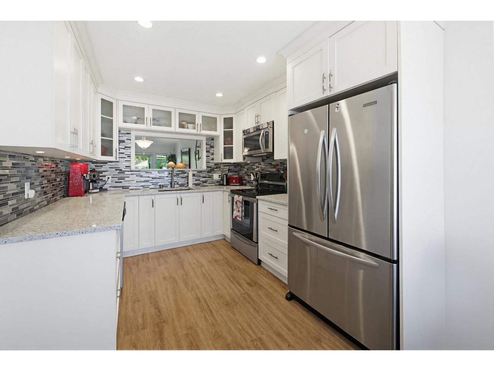 57 8737 212 Street Property Photo 11