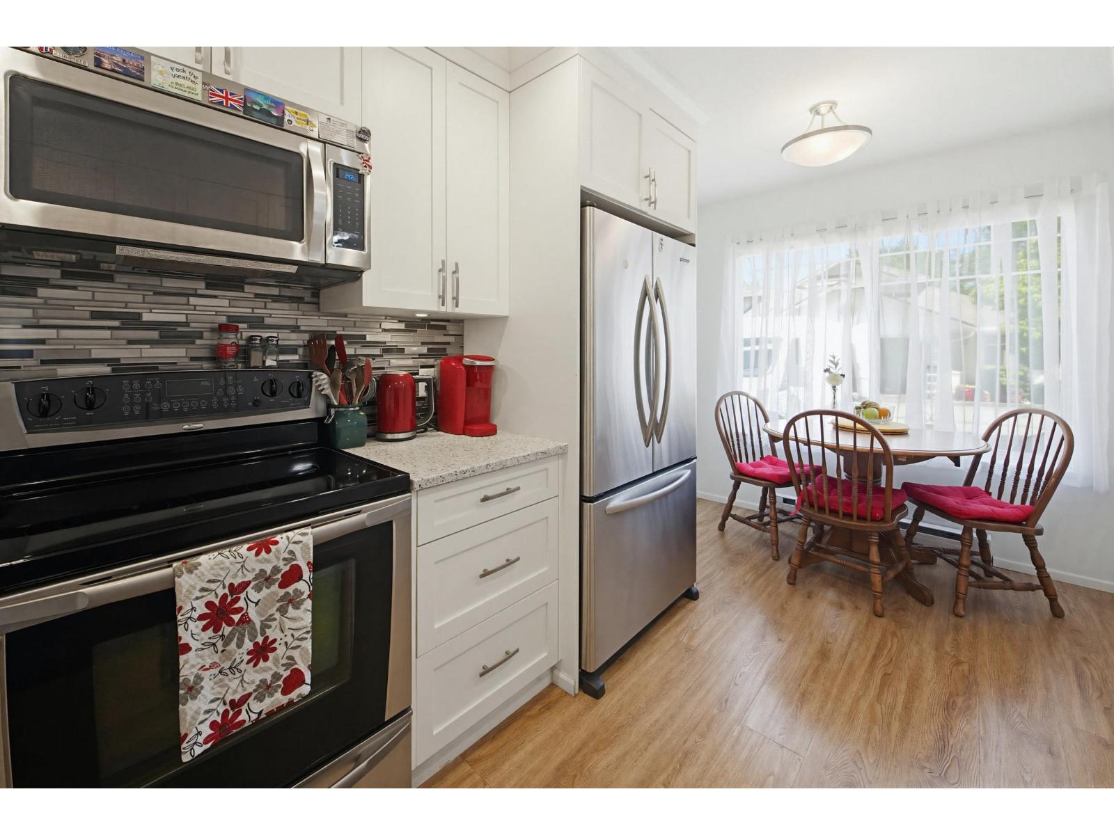 57 8737 212 Street Property Photo 12