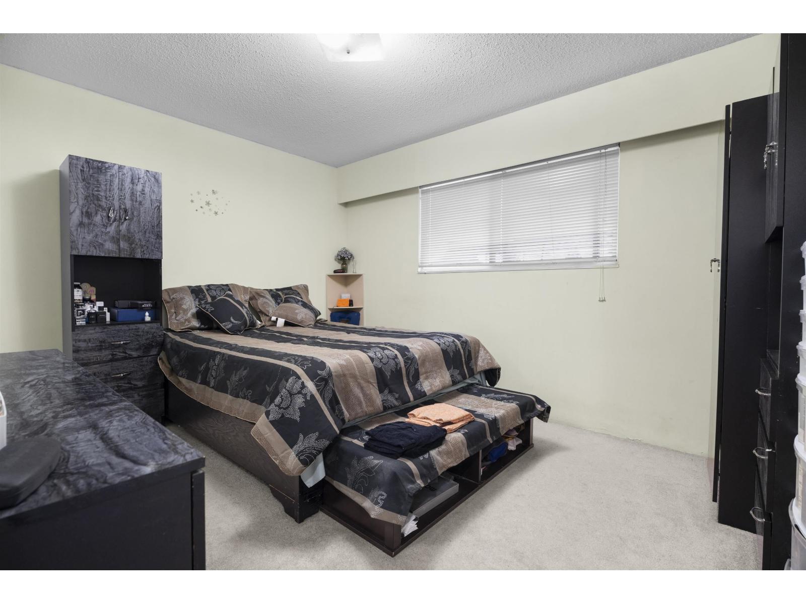 11776 86 Avenue Property Photo 11