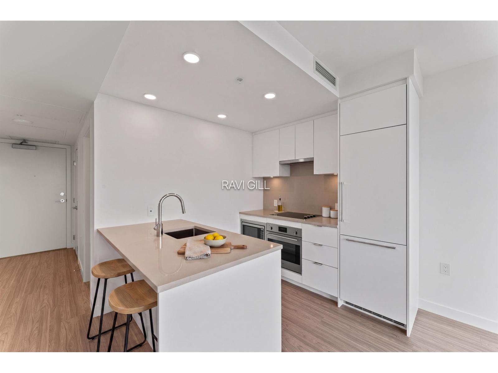 3003 13675 107A AVENUE Property Photo 1