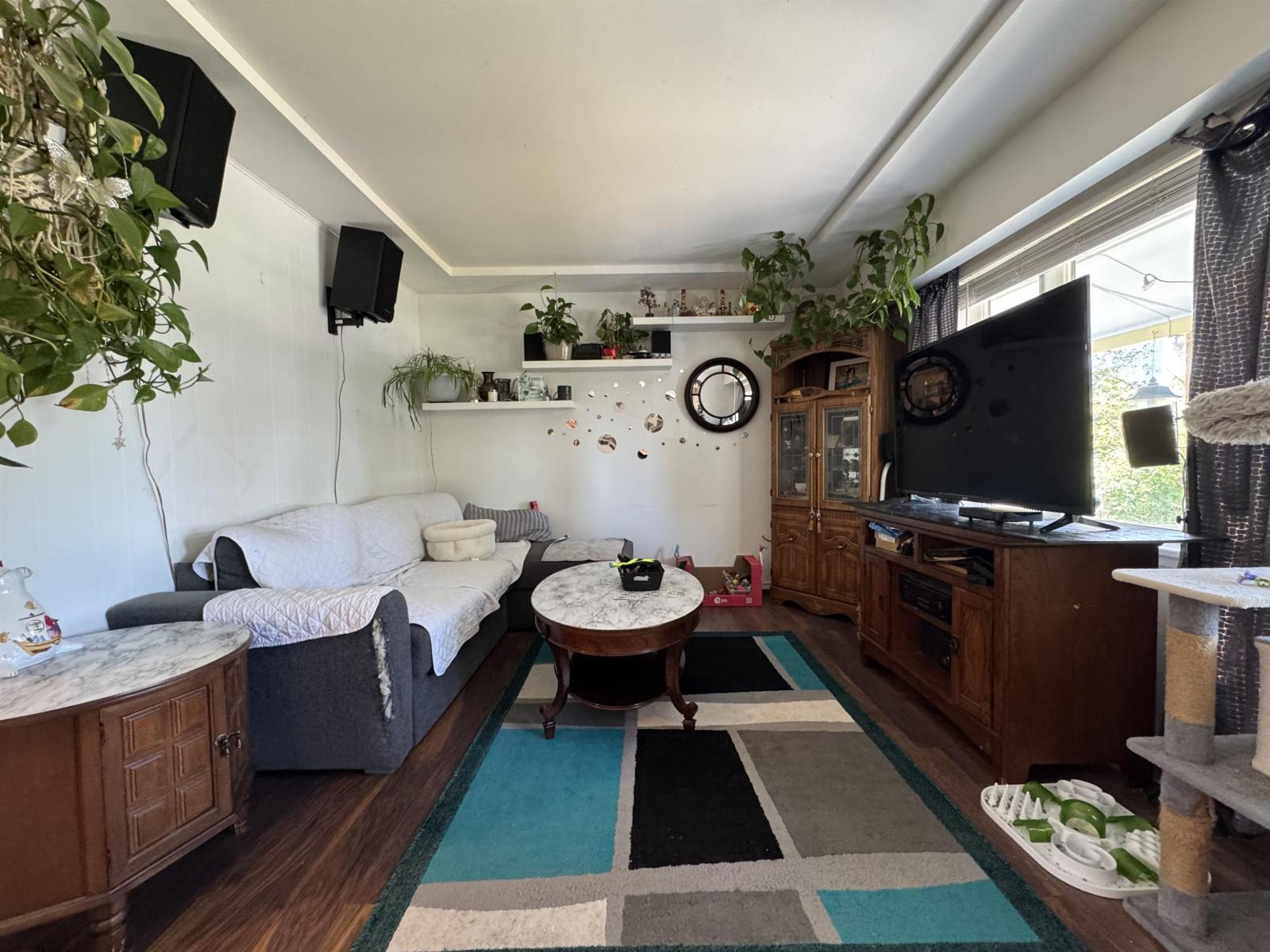 10618 137a Street Property Photo 8