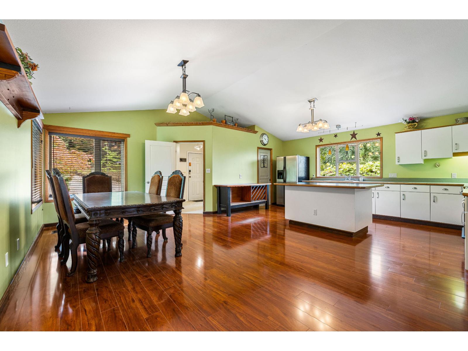 8379 Chelmsford Place Property Photo 5