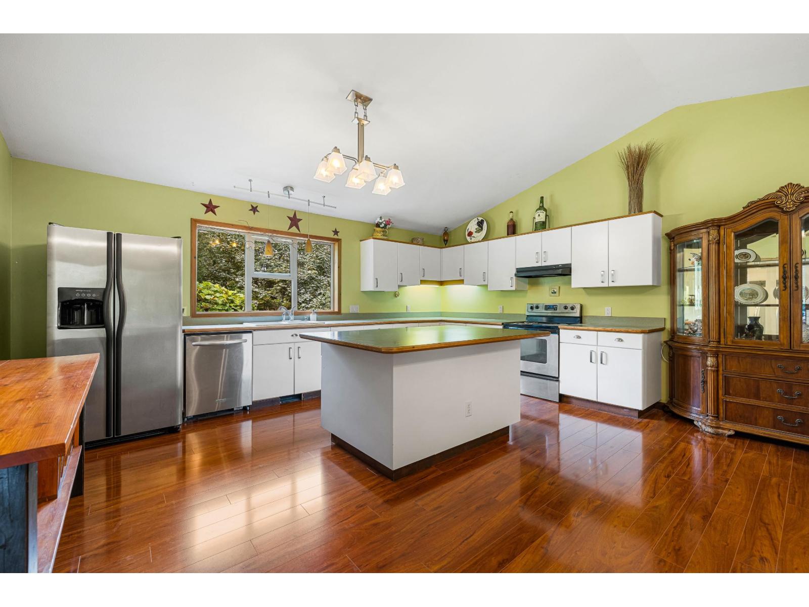 8379 Chelmsford Place Property Photo 7