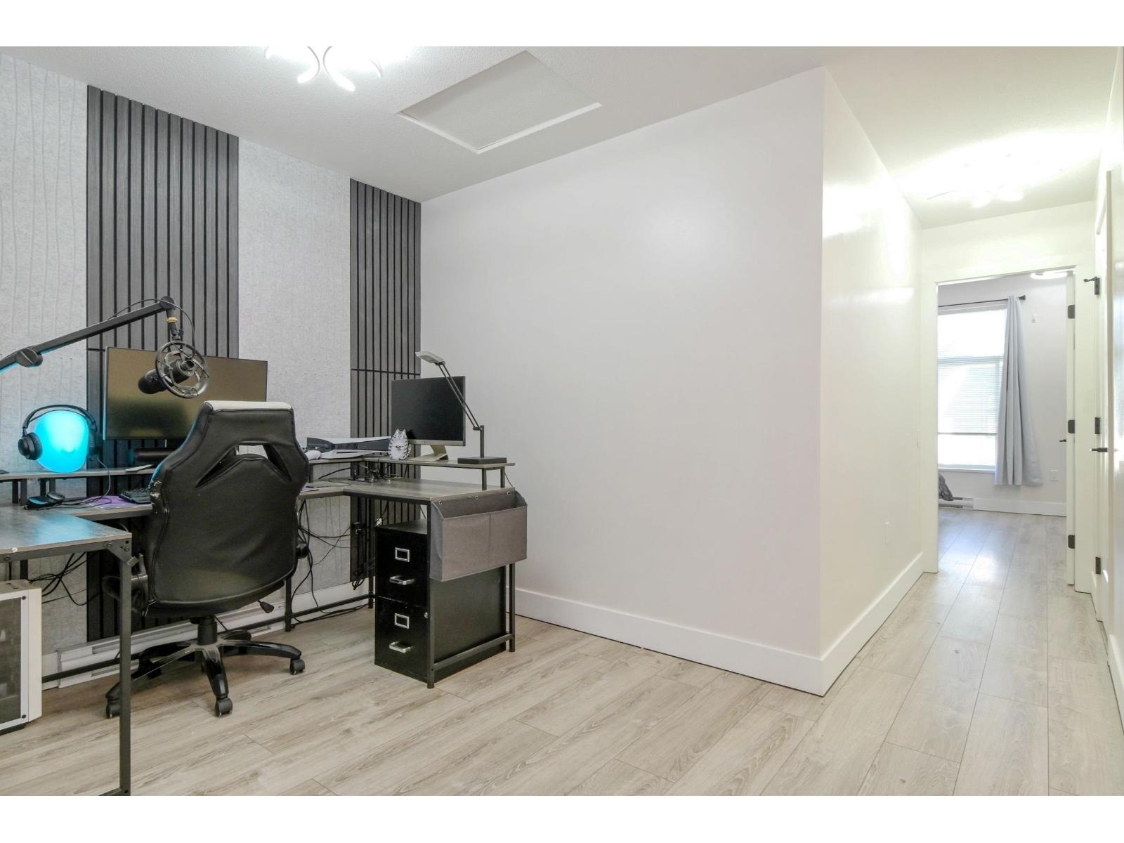 106 17578 57a Avenue Property Photo 12