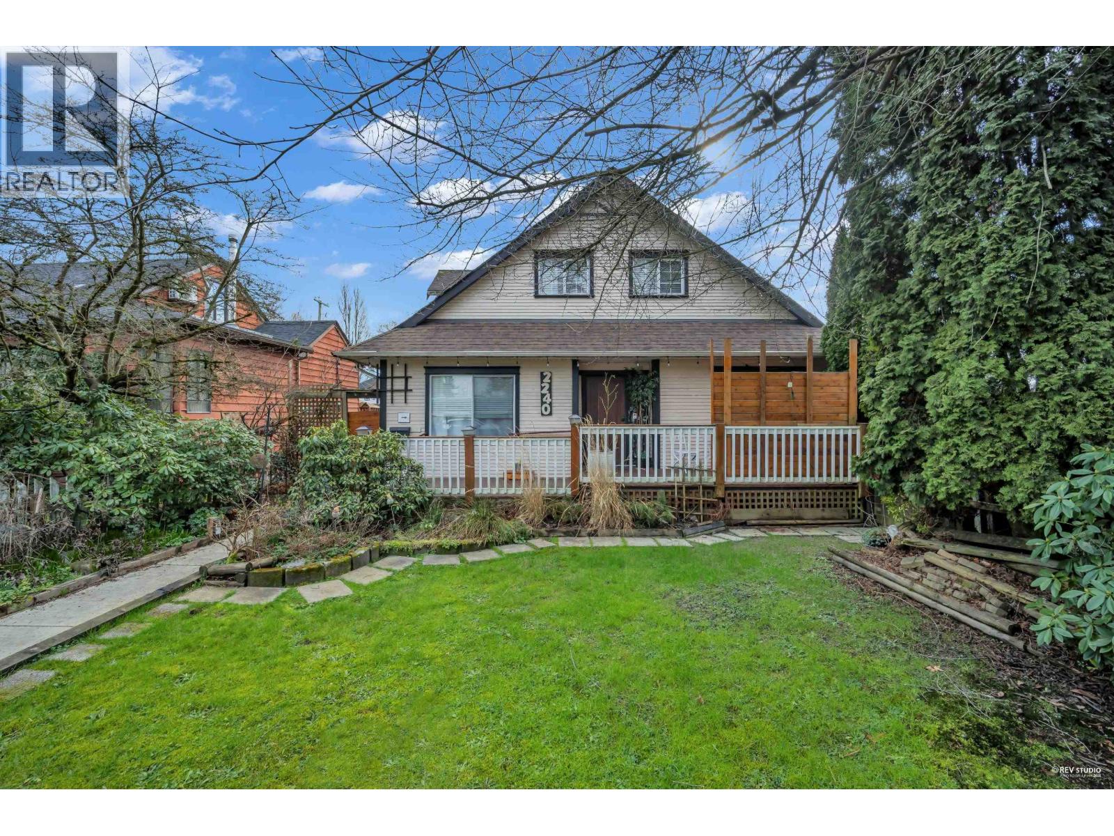 2240 DOUGLAS CRESCENT