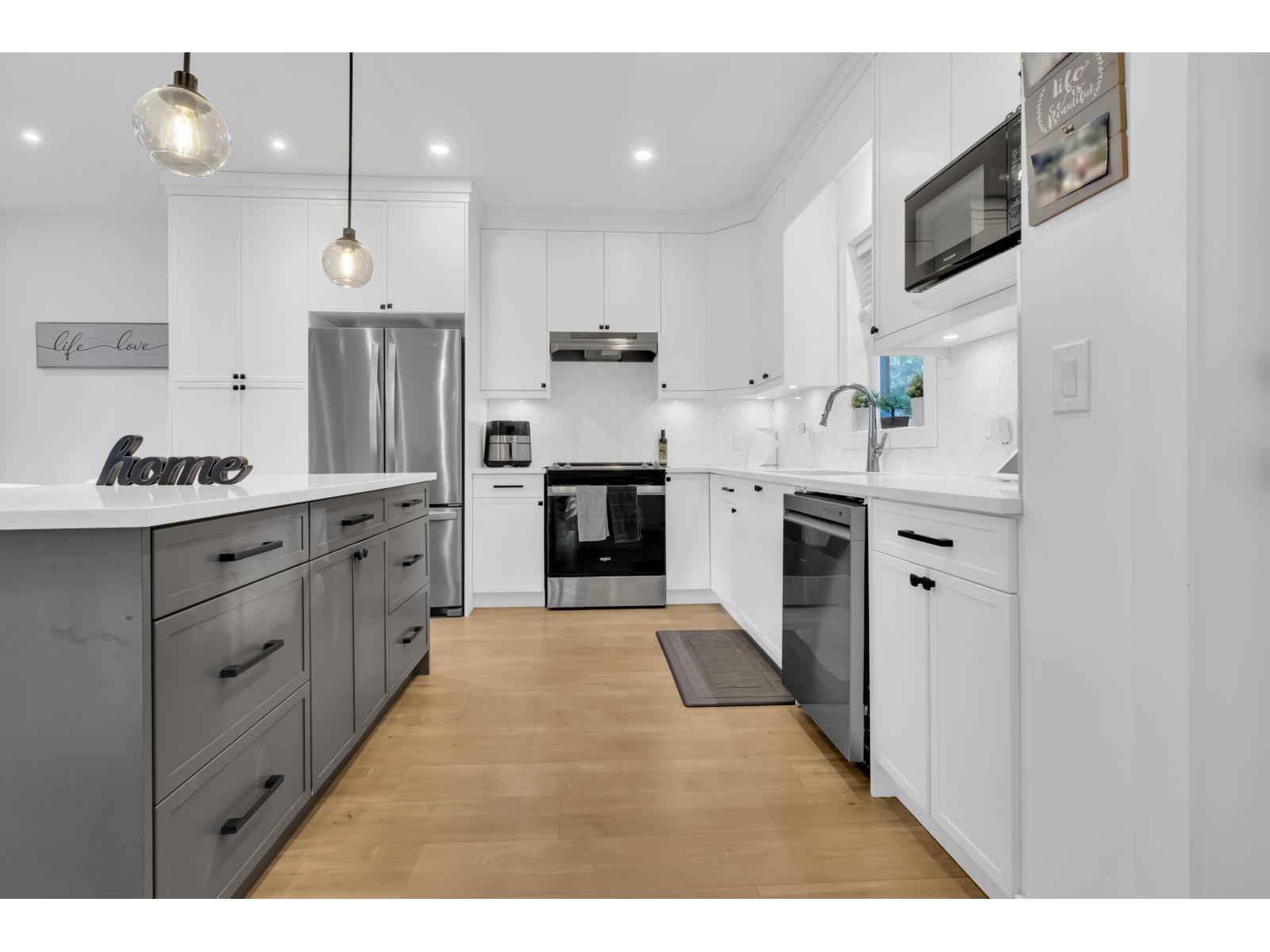 4 32970 Tunbridge Avenue Property Photo 4