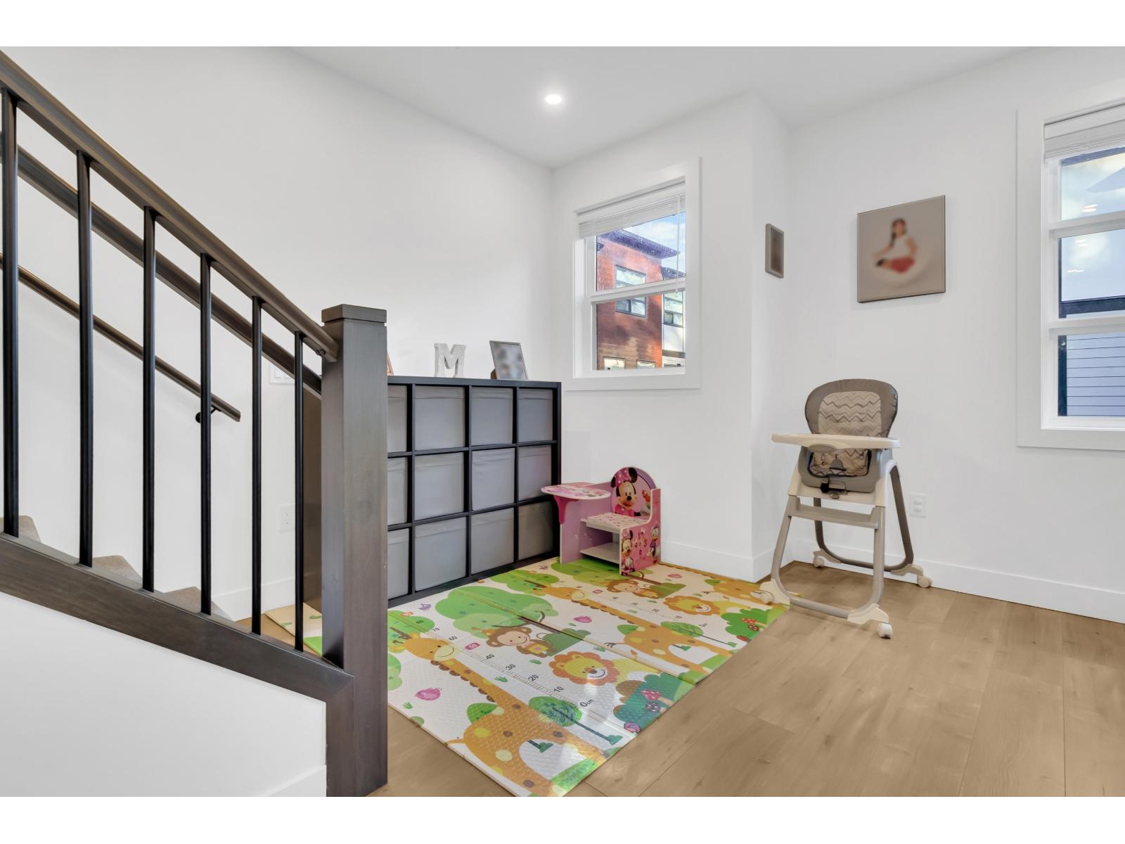 4 32970 Tunbridge Avenue Property Photo 12