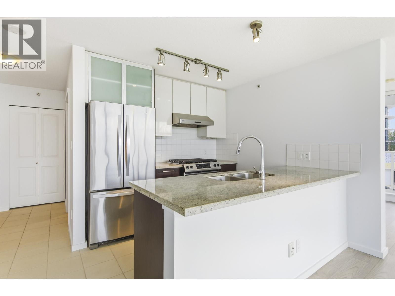 1006 2289 Yukon Crescent Property Photo 6