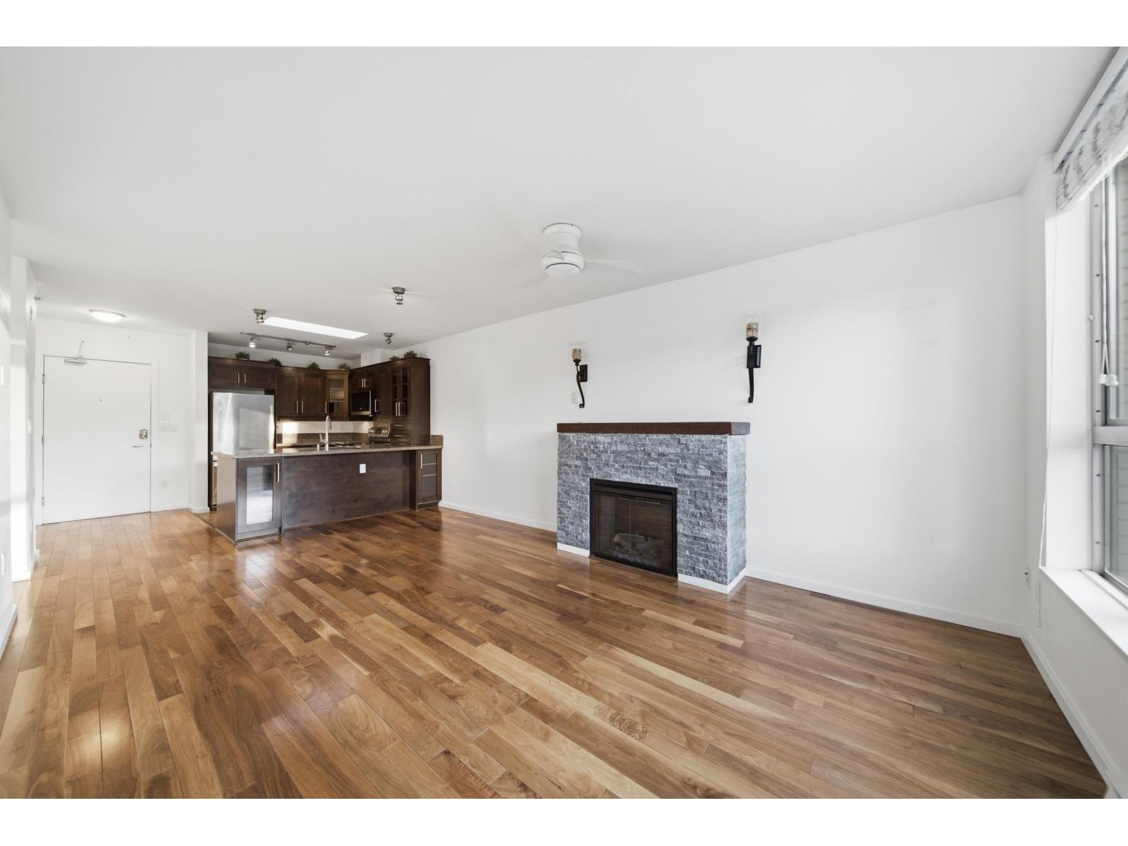 303 15777 Marine Drive Property Photo 9